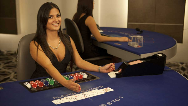What The Reasons Casinos Rotate Dealers?